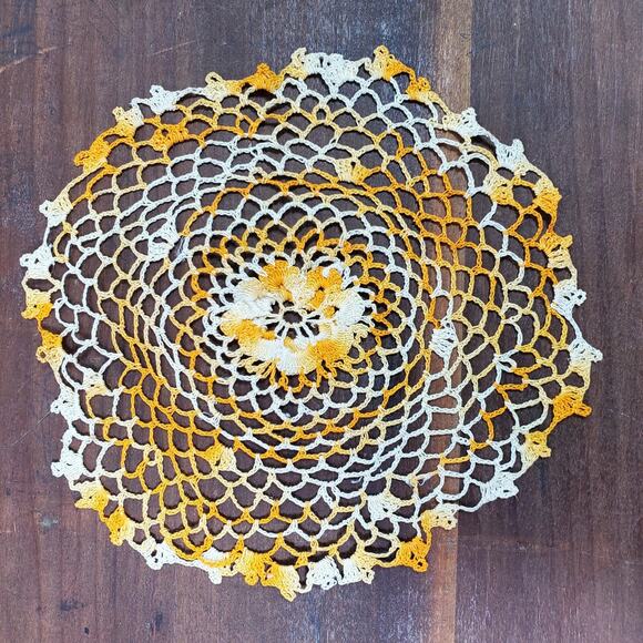 Vintage Raised Flower Crochet Doily 8 Inch Round Orange White - Picture 2 of 2